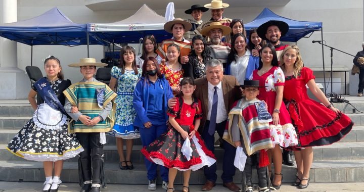 LIMACHE INICIA LAS ACTIVIDADES DE FIESTAS PATRIAS CON EL IZAMIENTO DE LA BANDERA NACIONAL