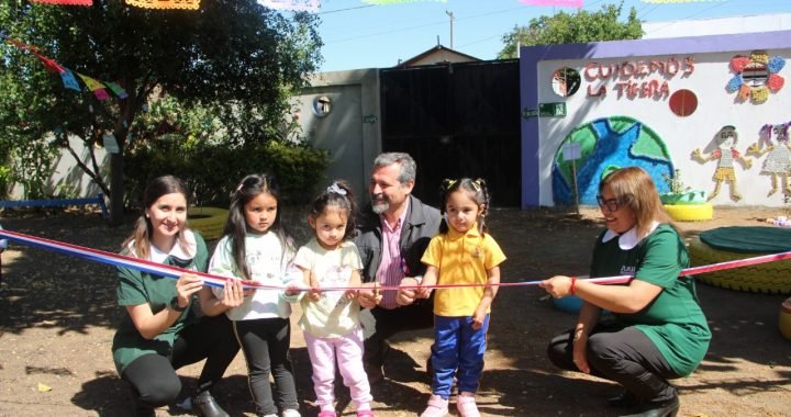 En #Quillota, jardín infantil Media Luna de San Pedro, inauguró Espacio Lector y códigos QR para identificar árboles