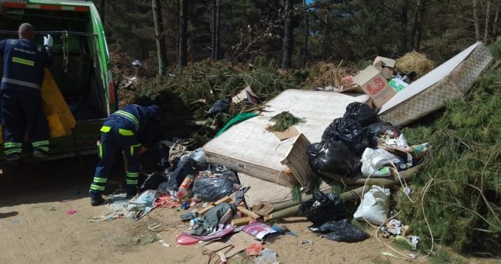 Municipalidad de #Valparaíso refuerza recolección de basura en #LagunaVerde para combatir #microbasurales