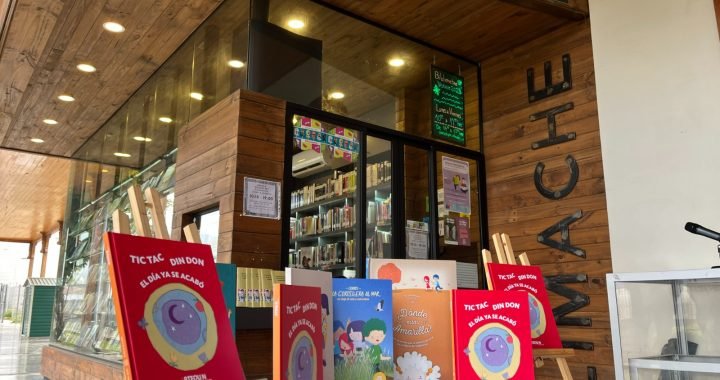 Lanzamiento de libro infantil y donación enriquecen la cultura en Limache