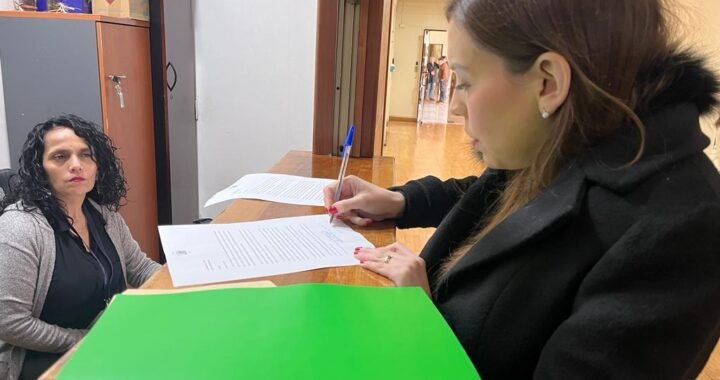 Diputada Camila Flores entrega carta al MOP  para pedir que congelen alza del peaje Troncal Quillota