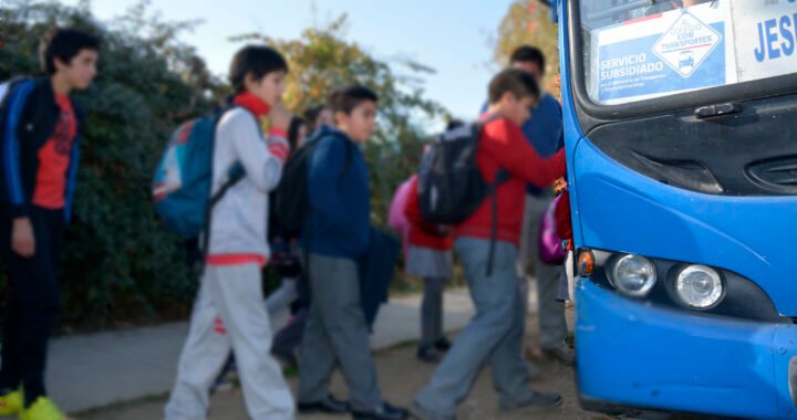 Licitación de Servicios de Transporte Escolar Gratuito Beneficiará a Más de 1.600 Estudiantes en la Región de Valparaíso