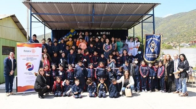 Celebración de la Semana de la Niñez por el Rotary Club en la Escuela Rural “Monte Carmelo”