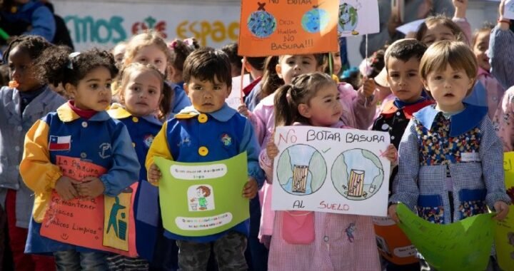 Jardín infantil de Valparaíso transforma microbasural en espacio verde