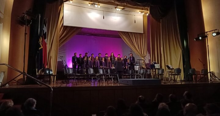 Concierto coral homenajea a la ex sede Valparaíso de la Universidad de Chile