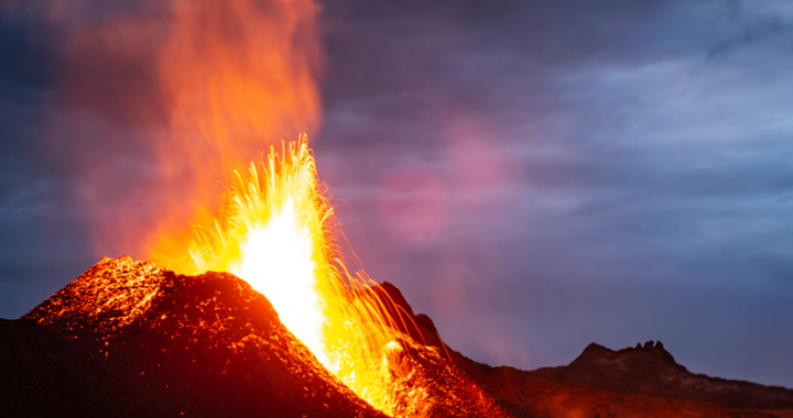 Islandia en Alerta: Erupción Volcánica Inminente tras Más de Mil Sismos en 24 Horas