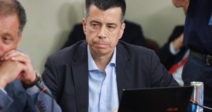 Diputado Andrés Celis Montt Condena la Decisión de Mantener a Peso Pluma en el Festival de Viña