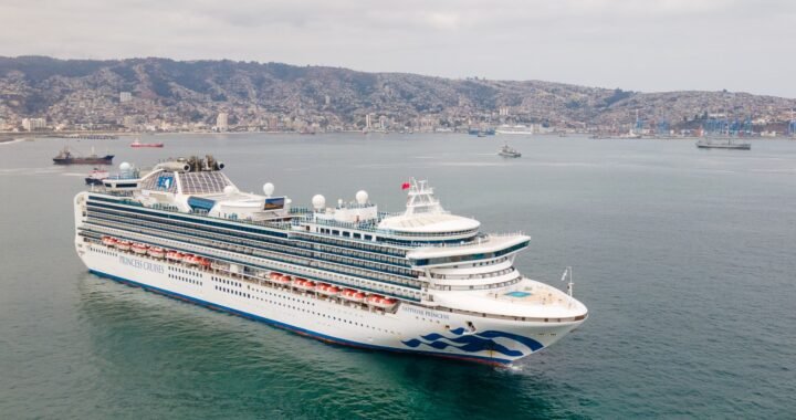 Puerto Valparaíso recibirá más de 6 mil visitantes a bordo del crucero Sapphire Princess