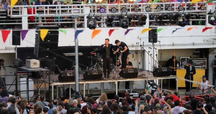 Fogata del Pescador: Merluza Frita, Vino y Música en Vivo para Fiestas Patrias