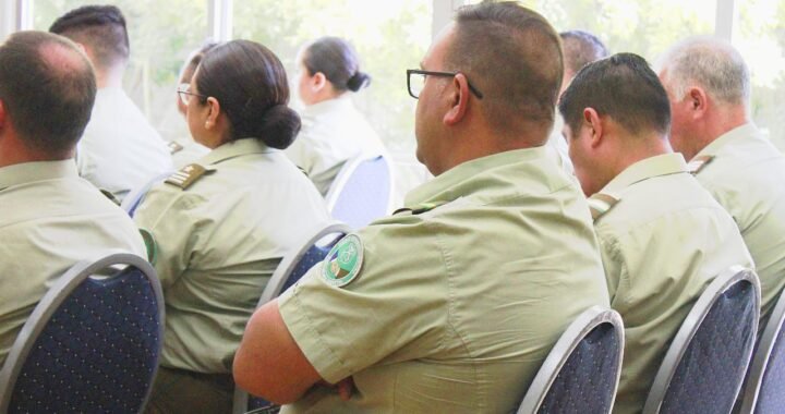 Carabineros de Valparaíso Reciben Charlas sobre Acogimiento a Niños Vulnerados