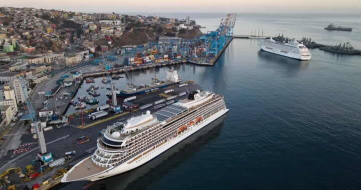 Valparaíso deslumbra en la feria de cruceros Seatrade 2025 en Miami
