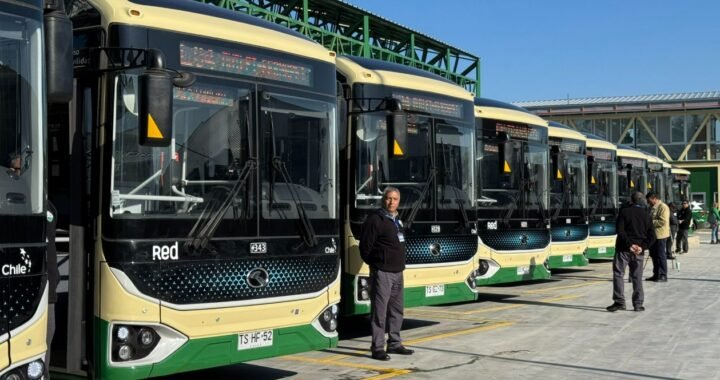 Personas Mayores Viajan con Dignidad: Rebaja en Transporte Público ya es Realidad Nacional