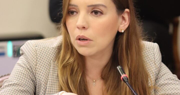 Camila Flores arremete contra el Gobierno por bono impago a Carabineros: “Es una bofetada a quienes enfrentan al crimen organizado”