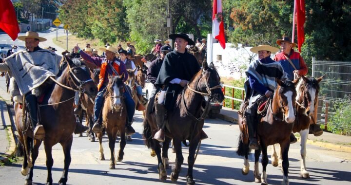 Puchuncaví galopa con orgullo en la XXV Cabalgata Regional: Tradición, comunidad y chilenidad en su máxima expresión