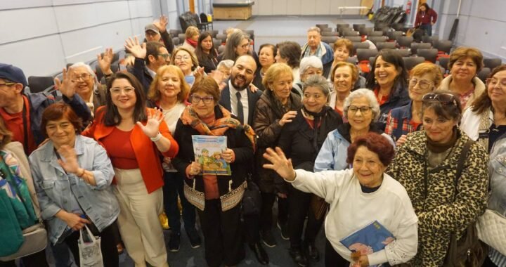 Personas mayores se conectan al futuro: Gobierno lanza estrategia digital inclusiva en Viña del Mar
