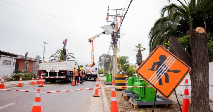 Papudo enciende el futuro: instalan primer transformador eléctrico “verde” de la región