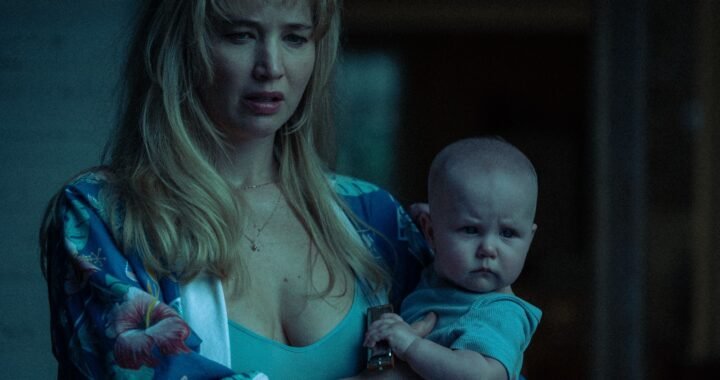 Jennifer Lawrence y Robert Pattinson estremecen con “Mátate, amor” en estreno exclusivo en Valparaíso