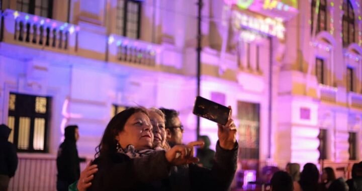 Valparaíso se enciende con luces, música y emprendimientos para despedir el 2025
