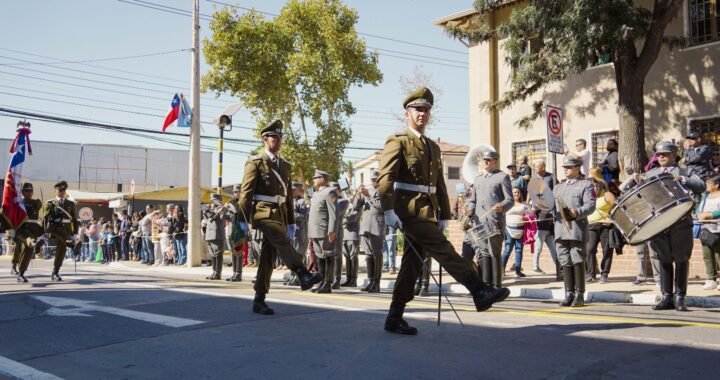 Villa Alemana revive tradición con desfile de Carabineros en su aniversario N° 99