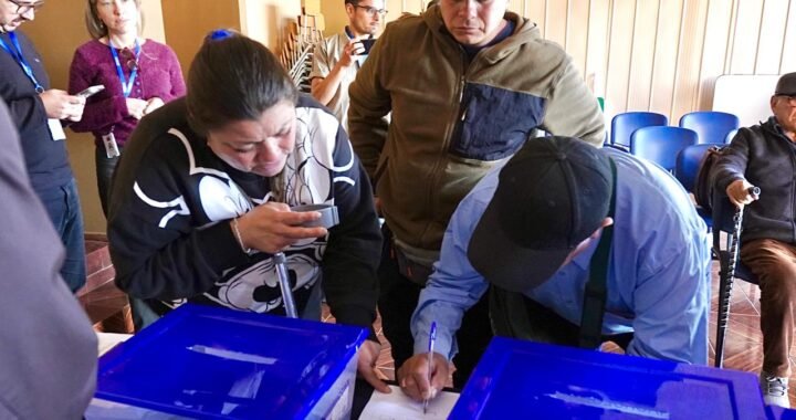 Vecinos de El Olivar deciden el futuro de sus viviendas en histórica votación comunal