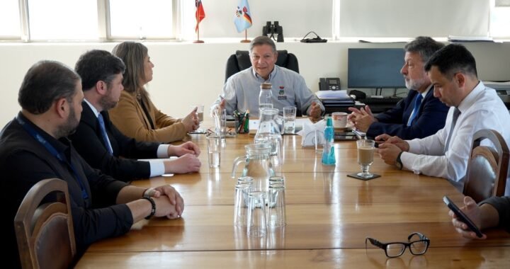 Alcalde de Villa Alemana impulsa alianza con seremis para reforzar seguridad escolar