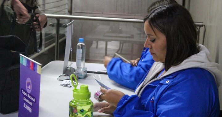 Autoridades llaman a estudiantes de Valparaíso a revalidar su TNE antes del 31 de mayo