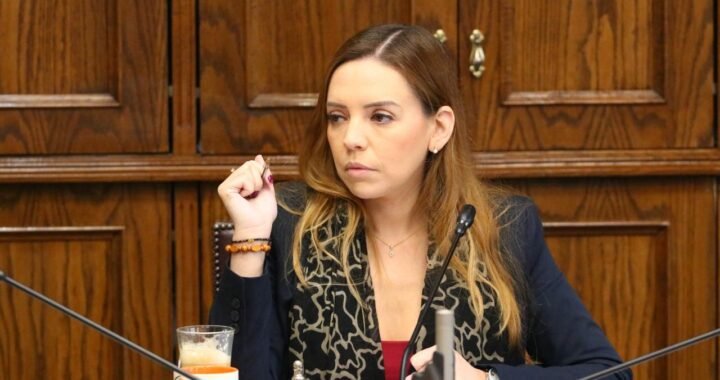 Camila Flores exige responsabilidad penal estricta para adolescentes en delitos graves
