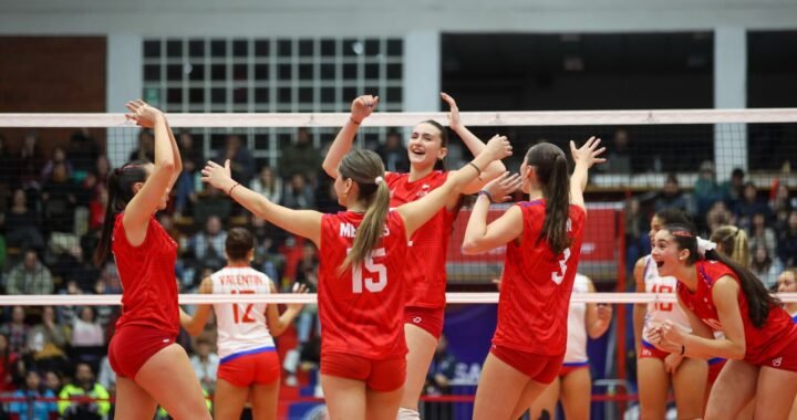 Ministro Riveros acompañó a las Guerreras Rojas en el cierre histórico del Mundial U17 de Vóleibol