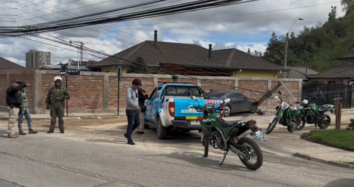 Persecución policial en Peñablanca termina con choque, contrabando y apoyo municipal inmediato